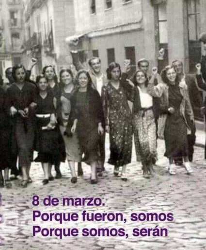 Mujeres manifestándose II República