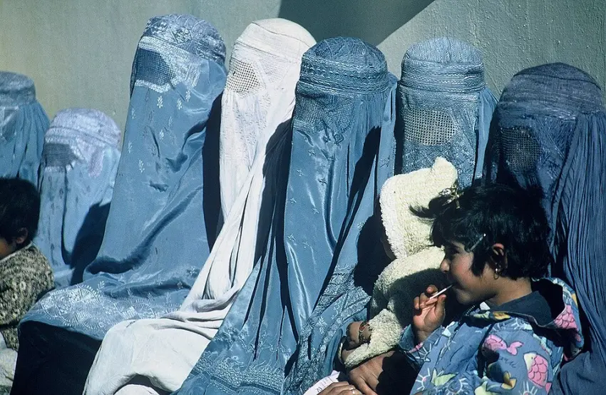 Group_of_Women_Wearing_Burkas