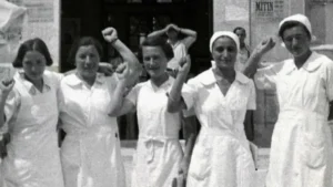 Mayo de 1937, hospital militar de Ontinyent. De izquierda a derecha: Anna Korn, Paja «Frieda» Buchhalter, Henia Hass, Feigla «Vera» Luftig y Stunea Osnos